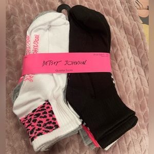 Betsey Johnson Quarter Socks.